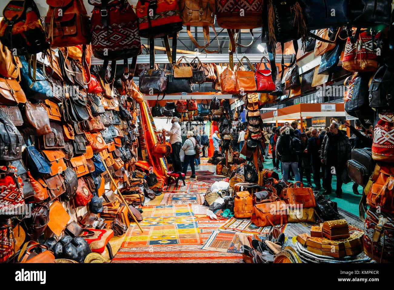 Mailand, Italien. Dezember 2017. Ledertaschen im Fieramilano, Mailand, Lombardei, Italien Credit: Alexandre Rotenberg/Alamy Live News Stockfoto