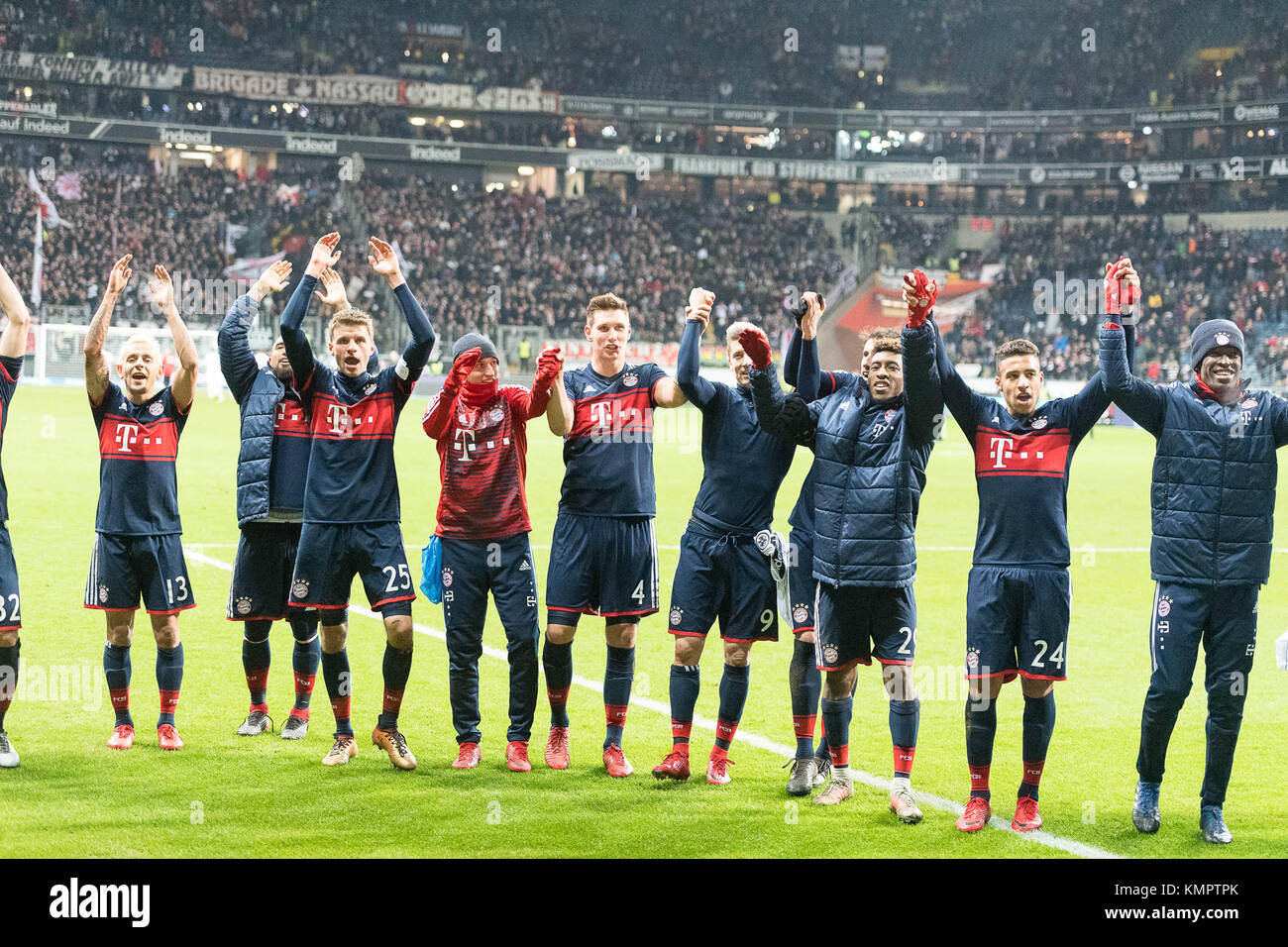 Frankfurt am Main, Deutschland. 9. Dezember, 2017. Mannschaft FCB, Eintracht Frankfurt gegen FC Bayern München, Fussball, Bundesliga, 15. Spieltag, Saison 17/18, 09.12.2017, Foto: Sascha Walther | Sport-Px/Alamy leben Nachrichten Stockfoto