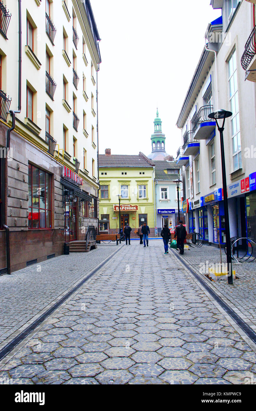 Ivano- frankivsk Stadt views: Straße mit Pflastersteinen pflastern Stockfoto