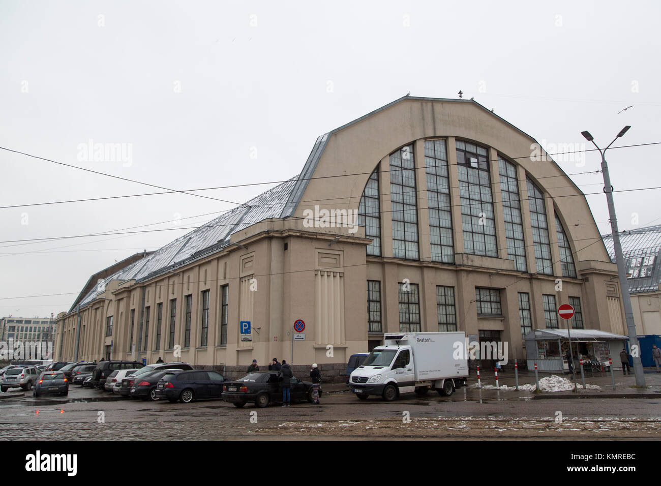 Riga Markt in Riga, Lettland. Der Markt steht in konvertierten Zeppelin Hangars. Stockfoto