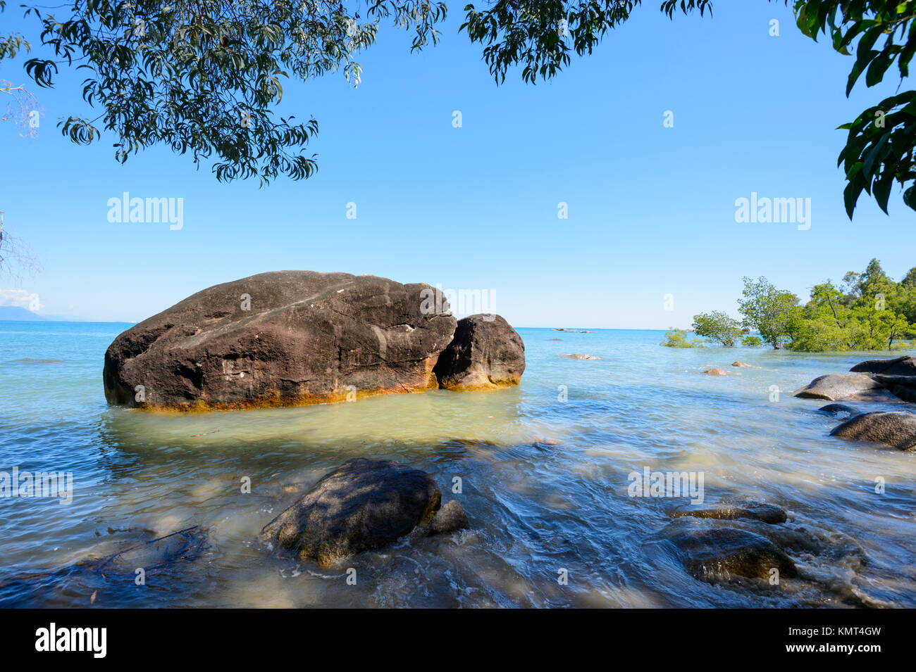 Malerische Küste bei Yarrabah, eingeborenen Shire, in der Nähe von Cairns, Far North Queensland, FNQ, QLD, Australien Stockfoto
