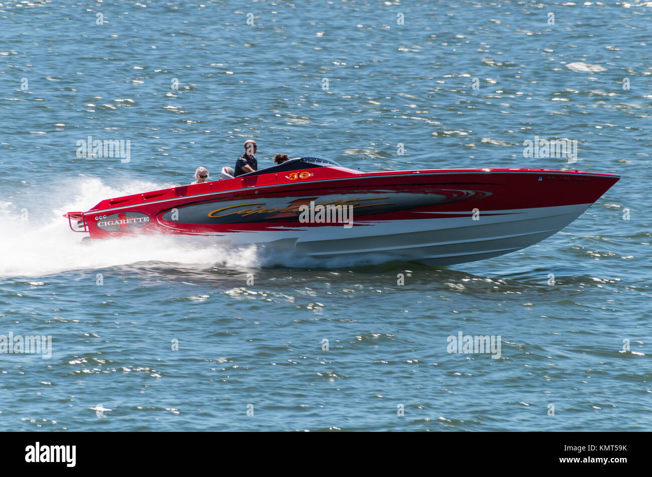 Cigarette Boat Stockfotos Und Bilder Kaufen Alamy