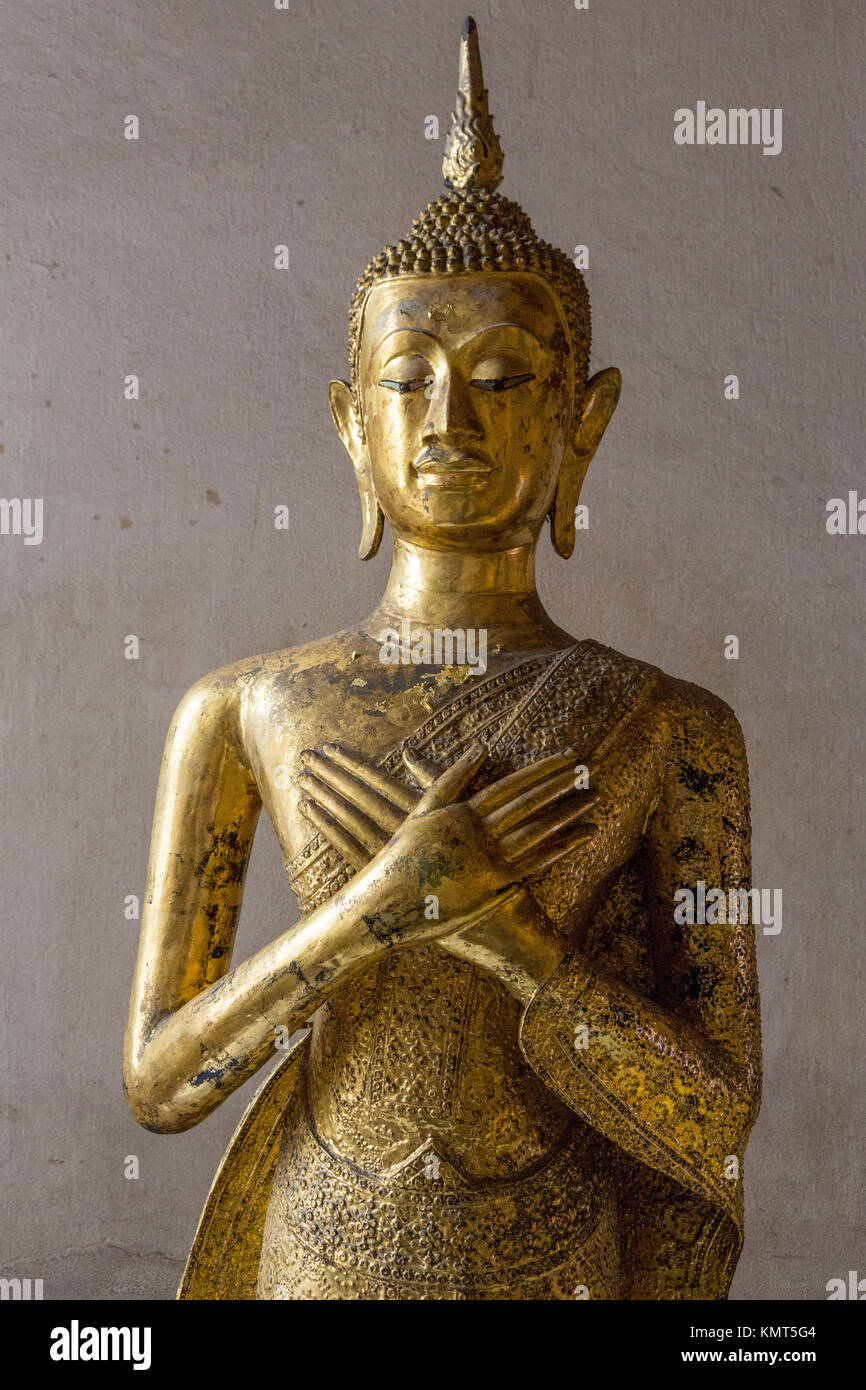 Bangkok, Thailand. Buddha Statue im Wat Saket (Phu Khao Thong), neben dem Golden Mount. Stockfoto