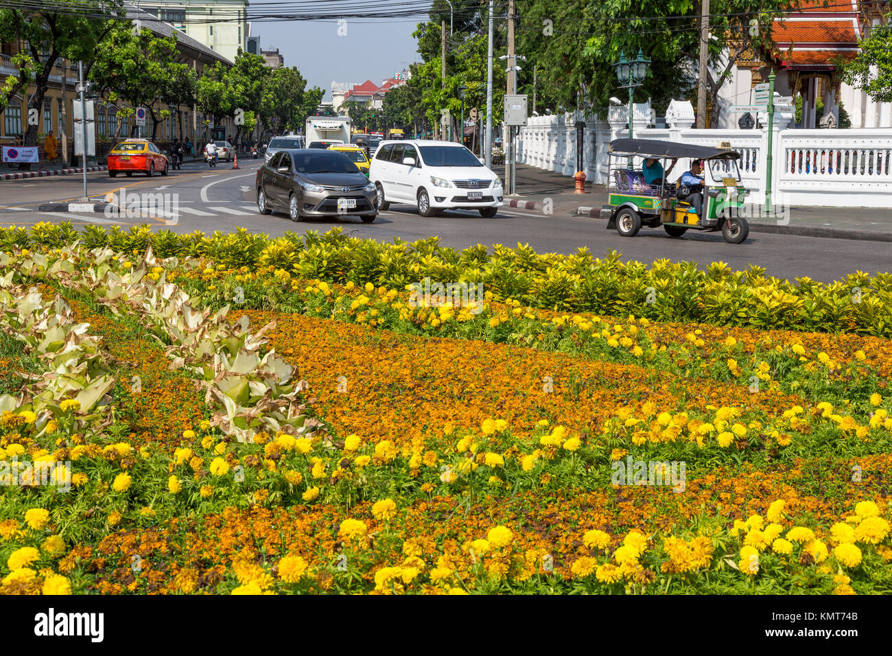 Bangkok, Thailand. Verkehr auf Tri Phet Straße. Stockfoto
