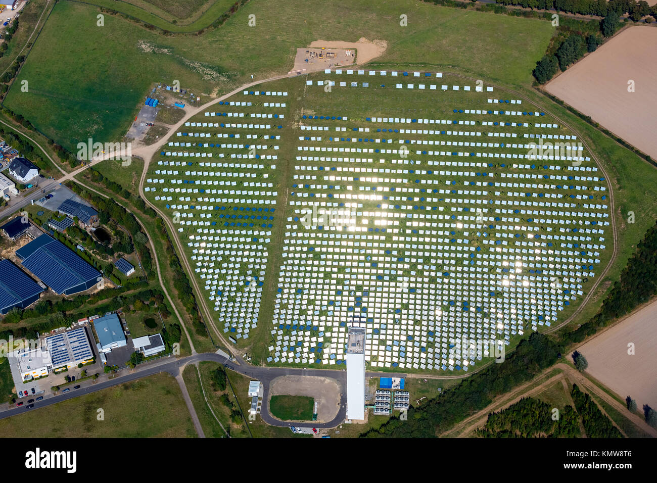 Thermische experimentelles Solarkraftwerk Jülich, Solar Solar Backofen, Spiegel, Spiegel, Jülich, Jülich-Zülpicher Börde, Rheinland, Nordrhein-Westfalen, Stockfoto