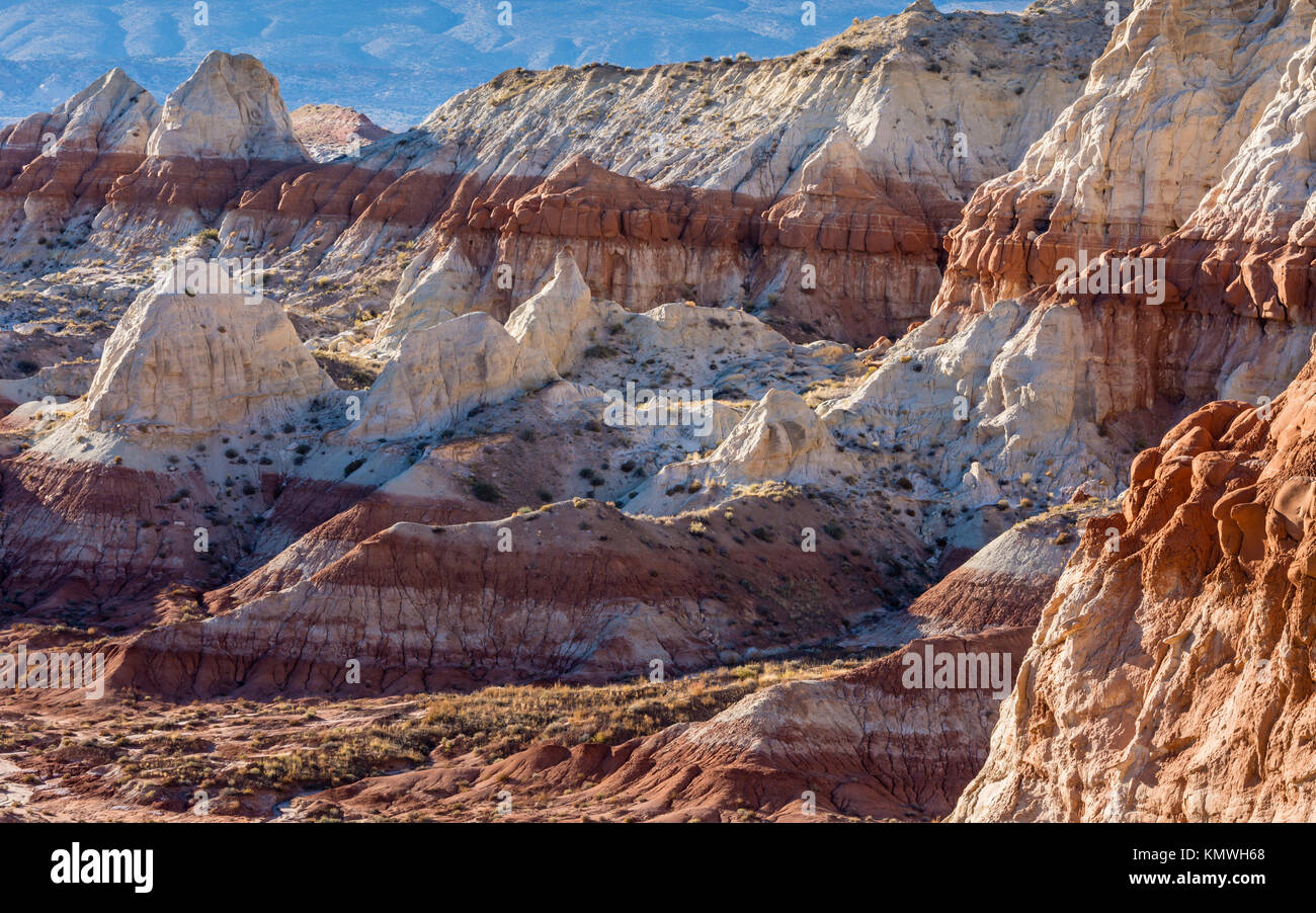 Erodieren Schichten aus weißem, Schokolade* Vermillion cliff Schichten im Grand Staircase-Escalante National Monument in der Nähe von Kanab, Utah Stockfoto