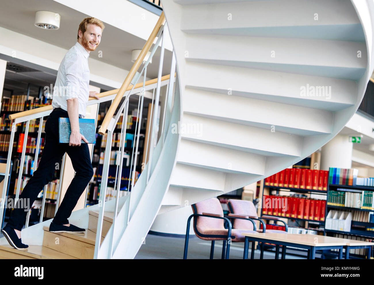 Die Leiter zu klettern, Sie haben Kenntnisse zu haben Stockfoto