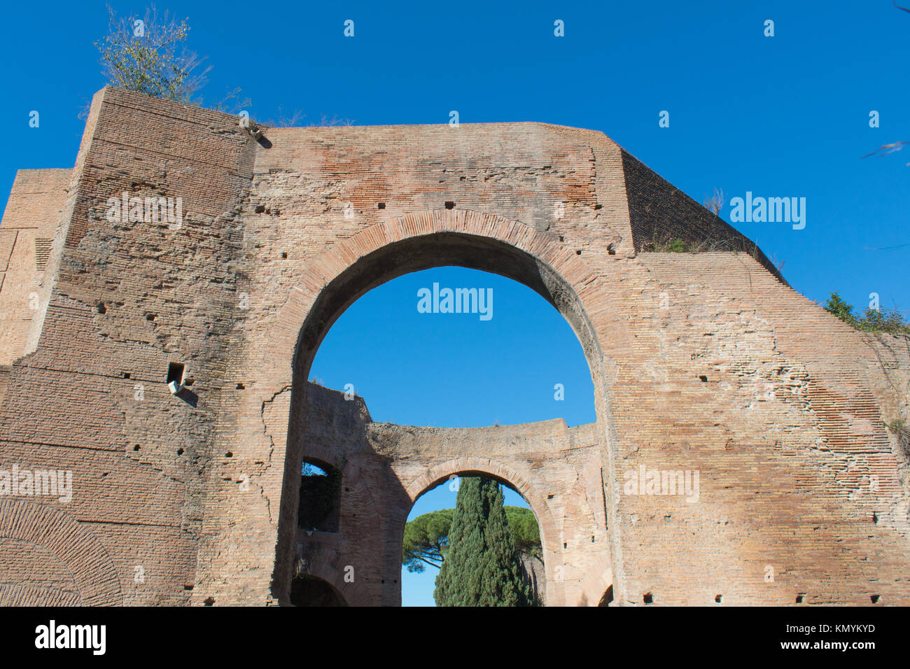 Ein Torbogen in den Caracalla-thermen. Rom, Italien. Stockfoto