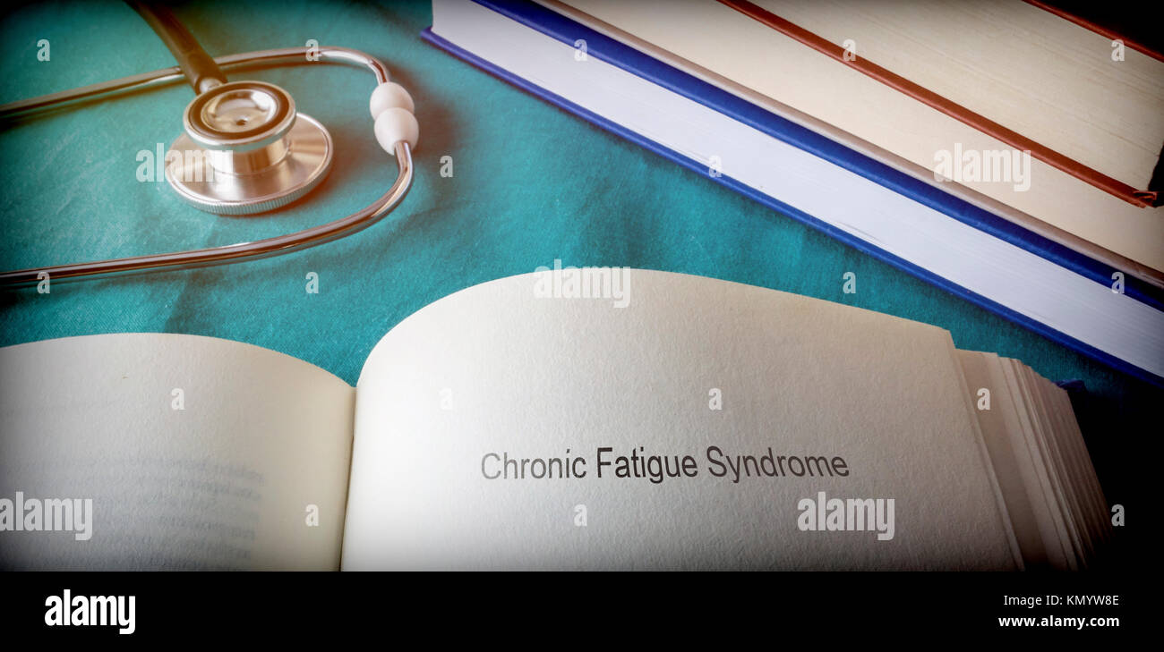 Offenes Buch von Chronic fatigue Syndrom, konzeptionelle Bild Stockfoto