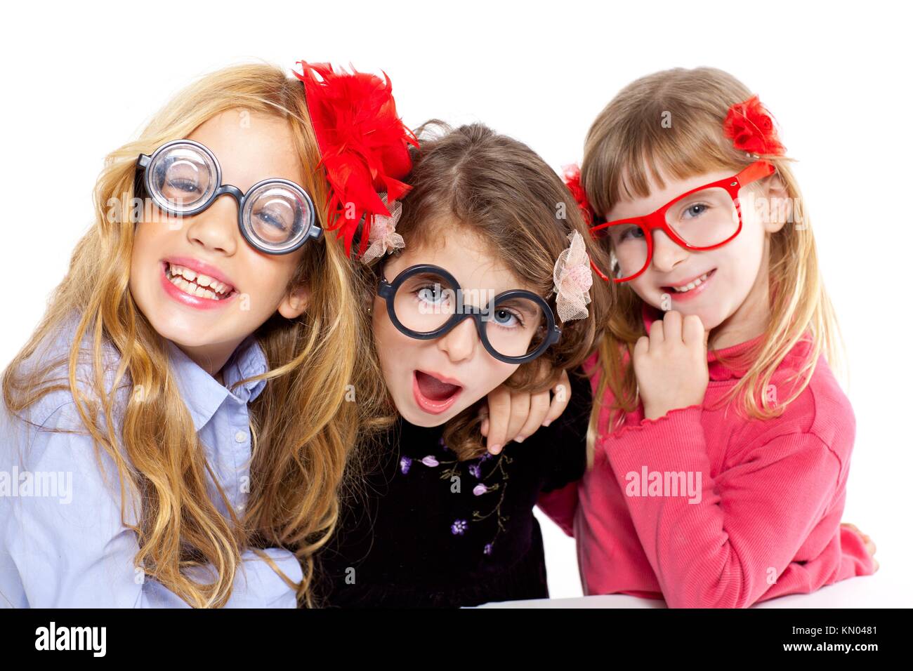 Nerd-Kinder-Girl-Group mit Brille und lustige Ausdruck Stockfotografie -  Alamy