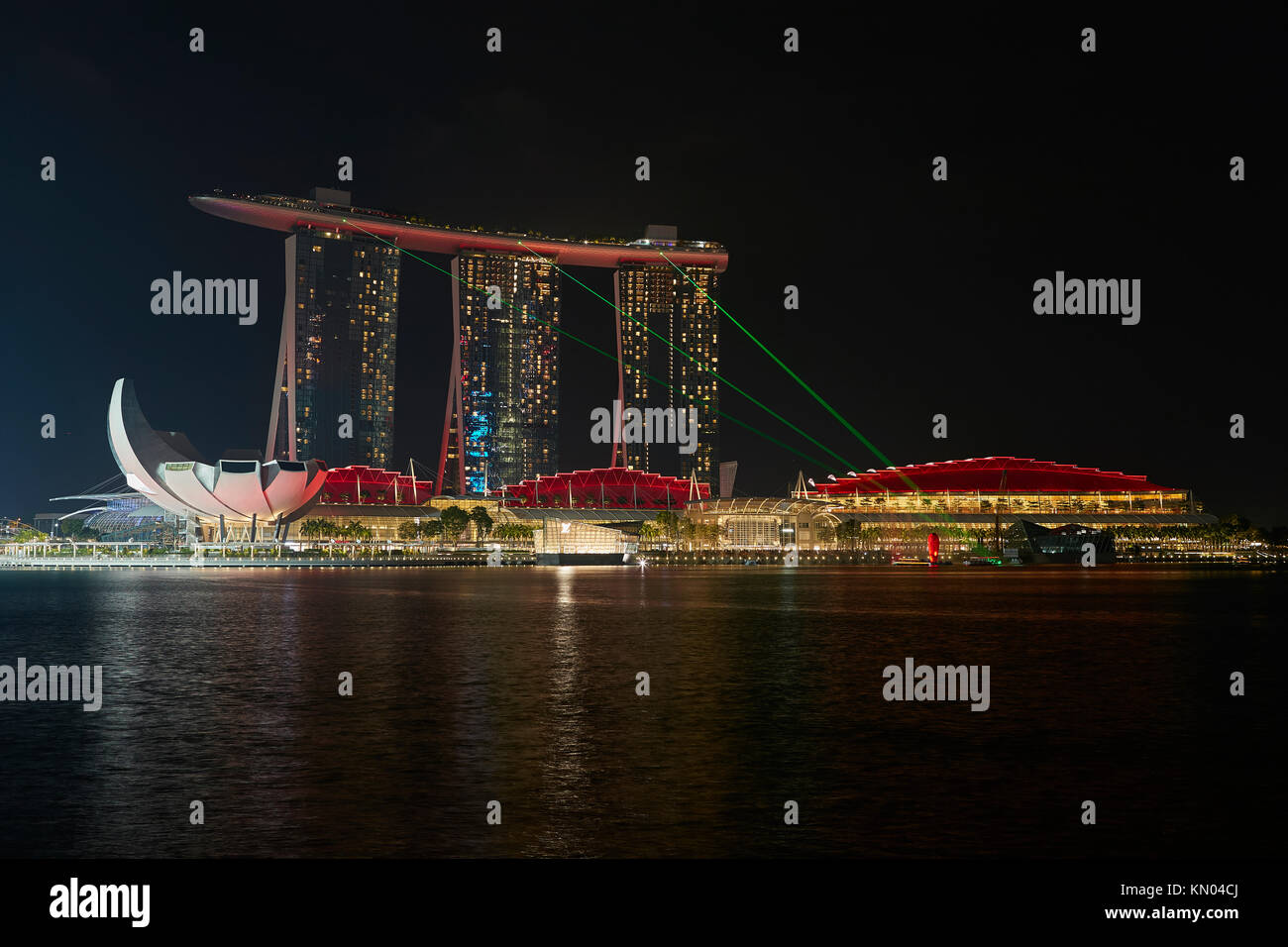 Marina Bay Sands Abend Laser Display, Marina Bay, Singapore. Stockfoto