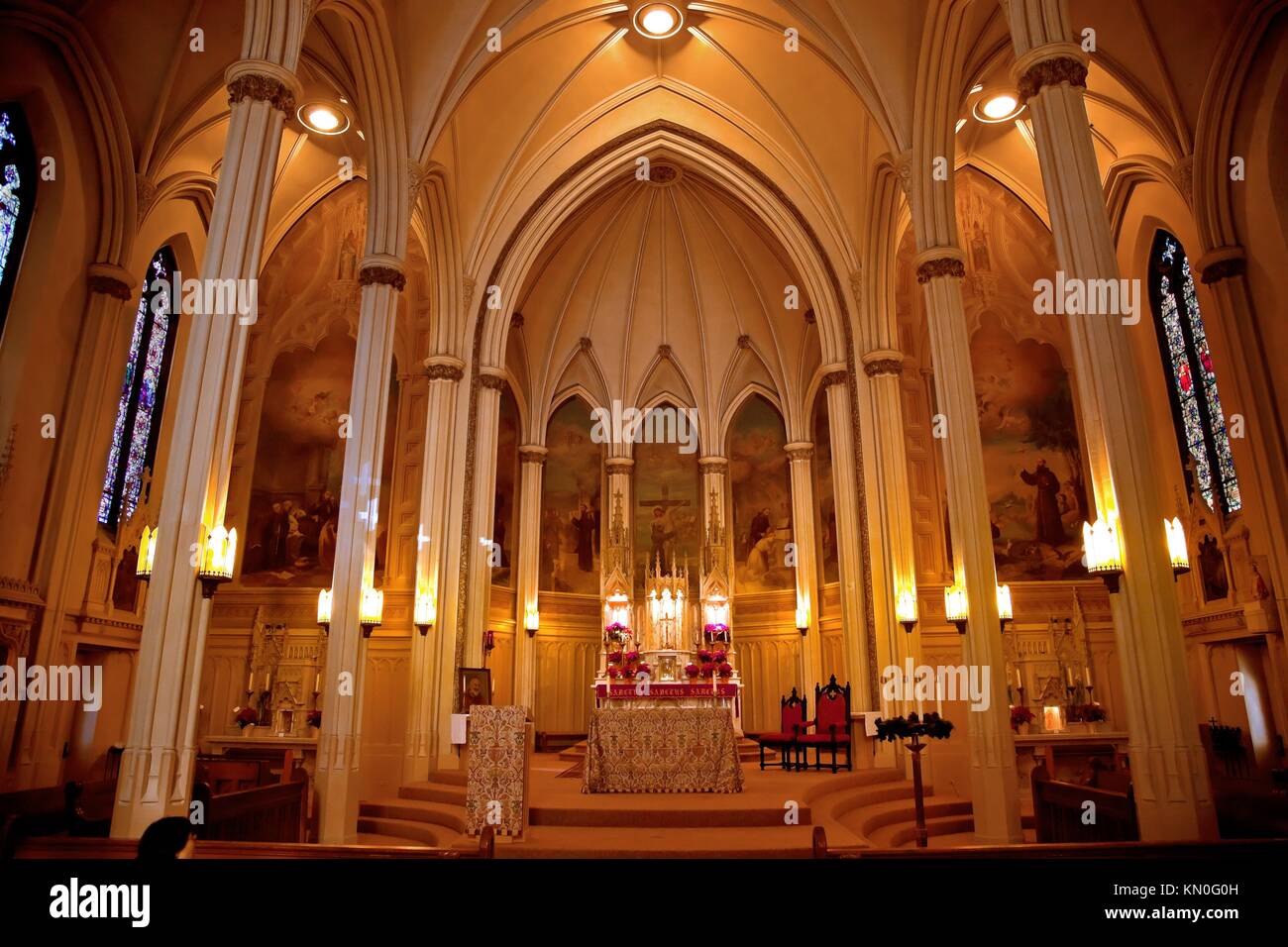 Altar Und Basilika In Nationalen Schrein Des Heiligen Franz Von