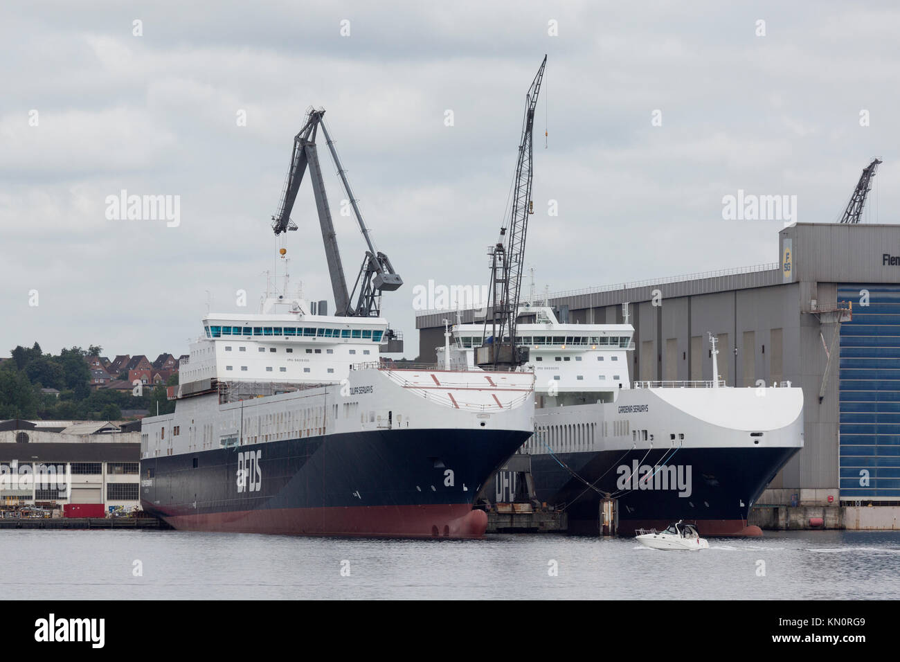 Zwei Ro/Ro neue Gebäude in der Entscheidungsfindung in den FSG Werft Stockfoto