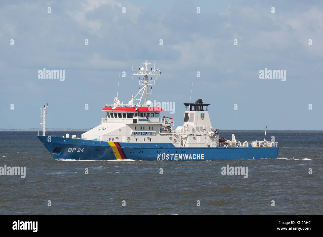 Der küstenwache Schiff aus der Deutschen Küstenwache aus Cuxhaven Stockfoto
