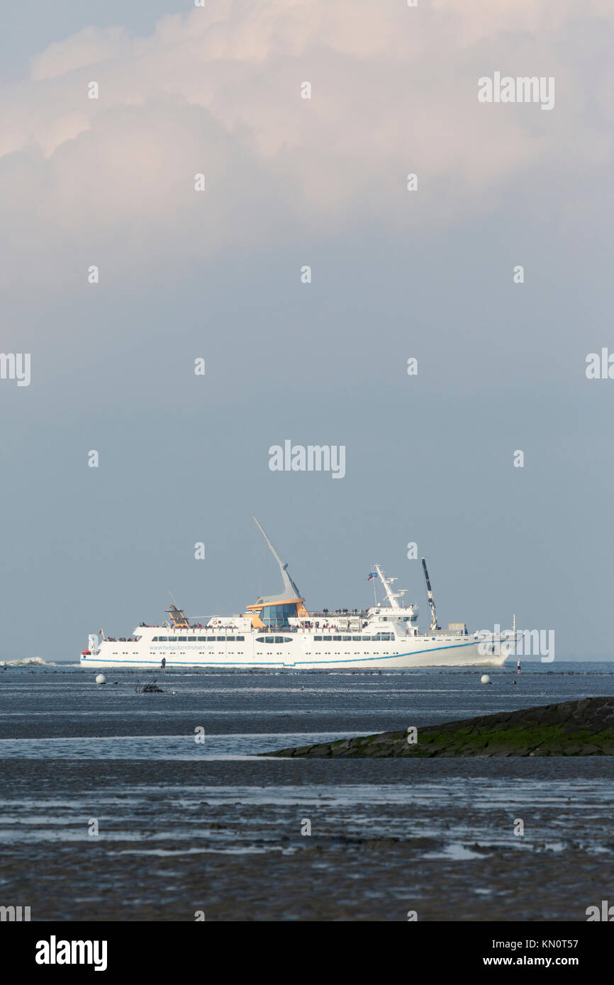 Die Cuxhaven-Helgoland Fähre ankommt Cuxhaven Stockfoto