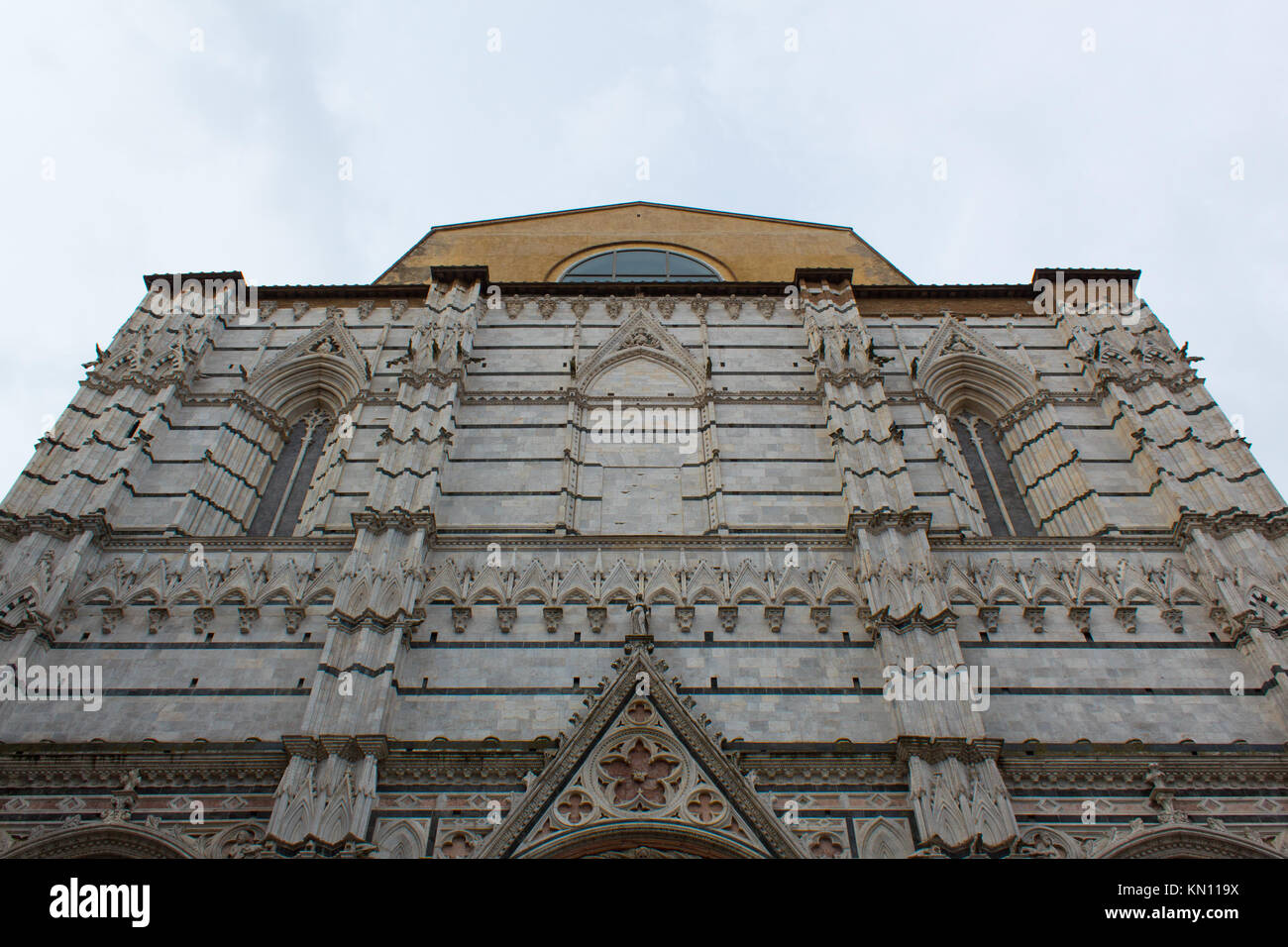Auf der einen Seite der Dom von Siena. Siena, Italien. Stockfoto