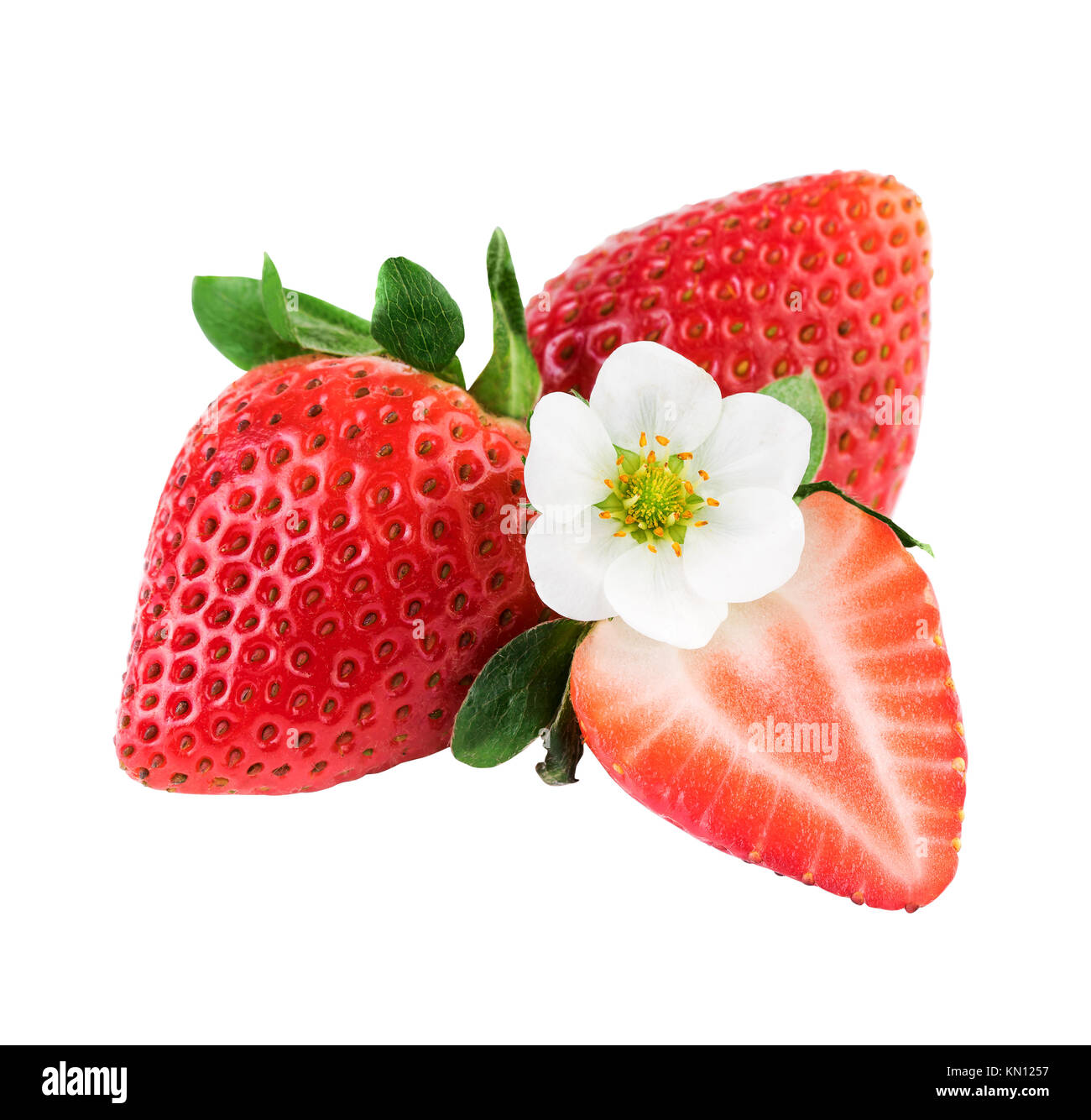 Erdbeeren frische Erdbeeren auf Weiß mit Freistellungspfad isoliert Stockfoto