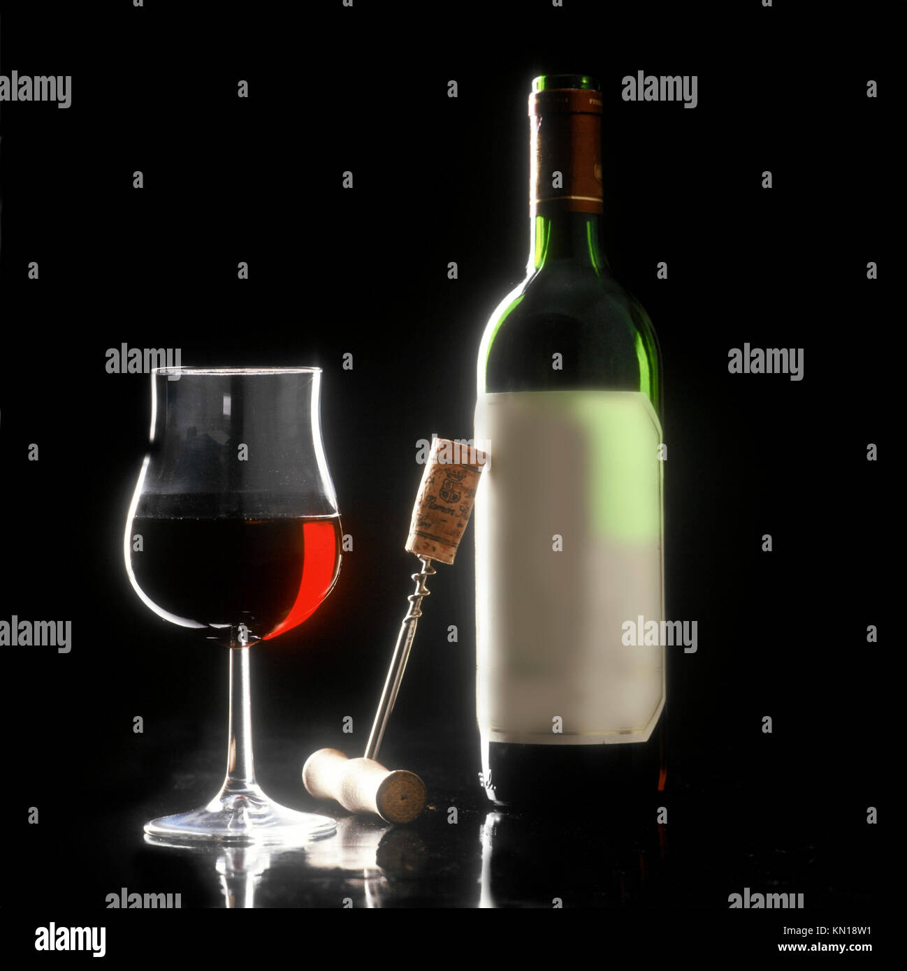 Rotwein entkorkt Stockfoto