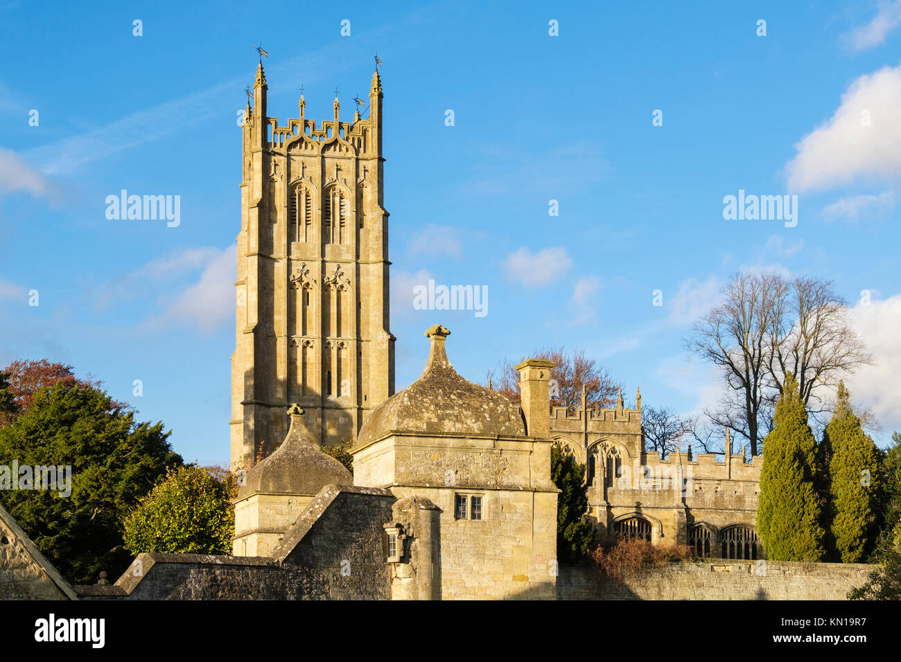 St. James Kirche und Turm in Cotswold Kalkstein im historischen Chipping Campden, Gloucestershire, Cotswolds, England, Großbritannien, Großbritannien Stockfoto