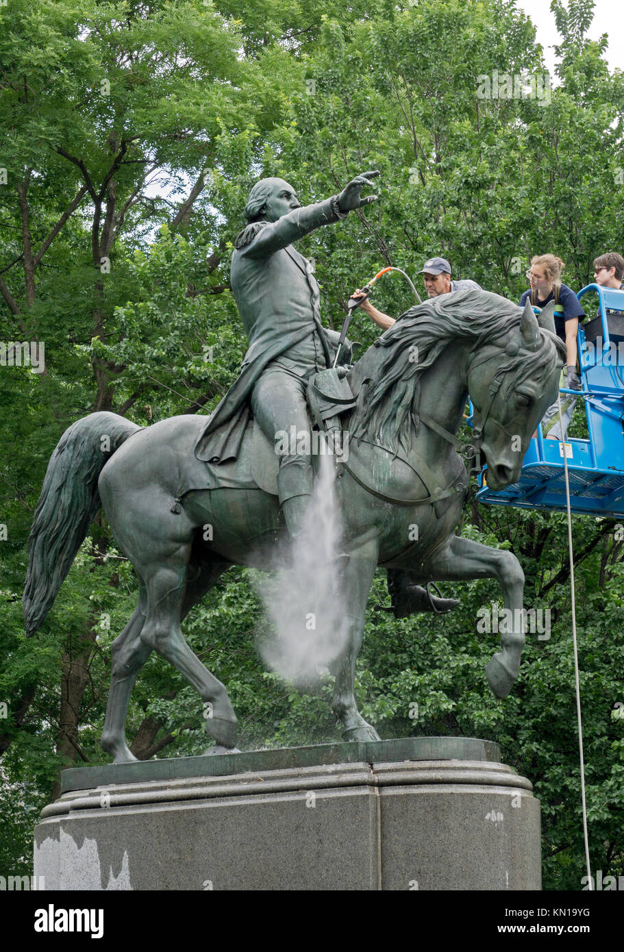 George Washington, seine jährliche Dusche am Union Square Park in Lower Manhattan, New York City. Stockfoto