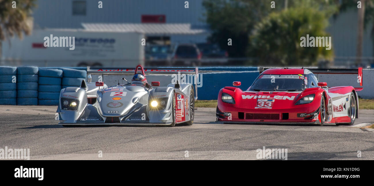 Rennwagen an der klassischen 12-Stunden & Sebring Sebring Historics Historics;;;;;;;;; bei Sebring International Raceway in Sebring Florida gehalten 11/29 -12/3/2017 Stockfoto