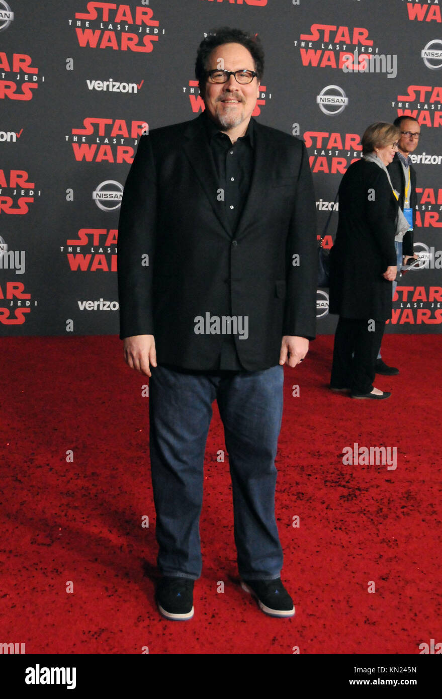 Los Angeles, USA. 09 Dez, 2017. Schauspieler und Regisseur Jon Favreau besucht die Weltpremiere von Disney Pictures und Lucasfilm's Star Wars: Der letzte Jedi' im Shrine Auditorium am 9. Dezember 2017 in Los Angeles, Kalifornien. Foto von Barry King/Alamy Live News Credit: Barry King/Alamy leben Nachrichten Stockfoto