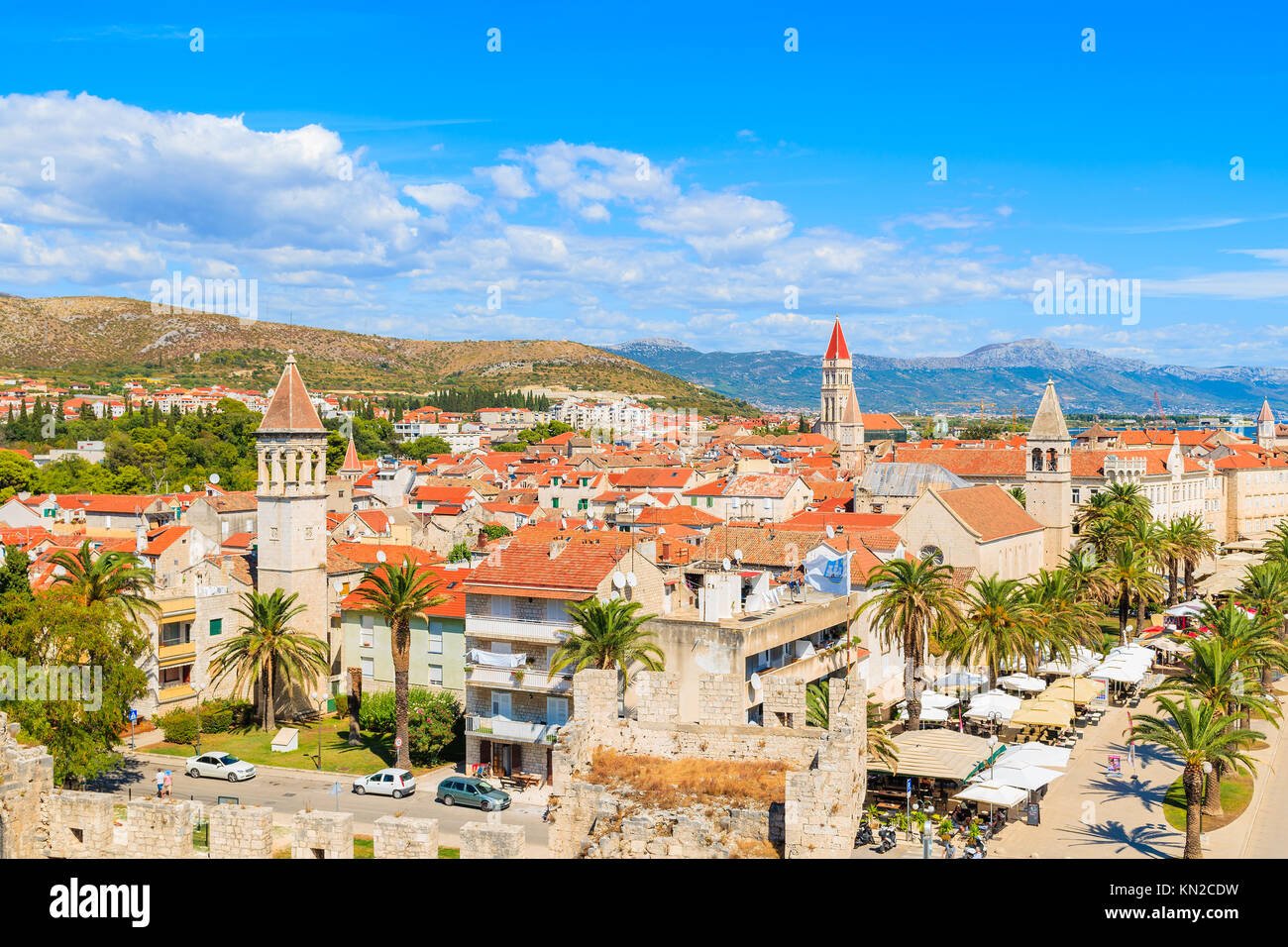 Blick auf Trogir Stadt mit bunten Häusern, Dalmatien, Kroatien Stockfoto