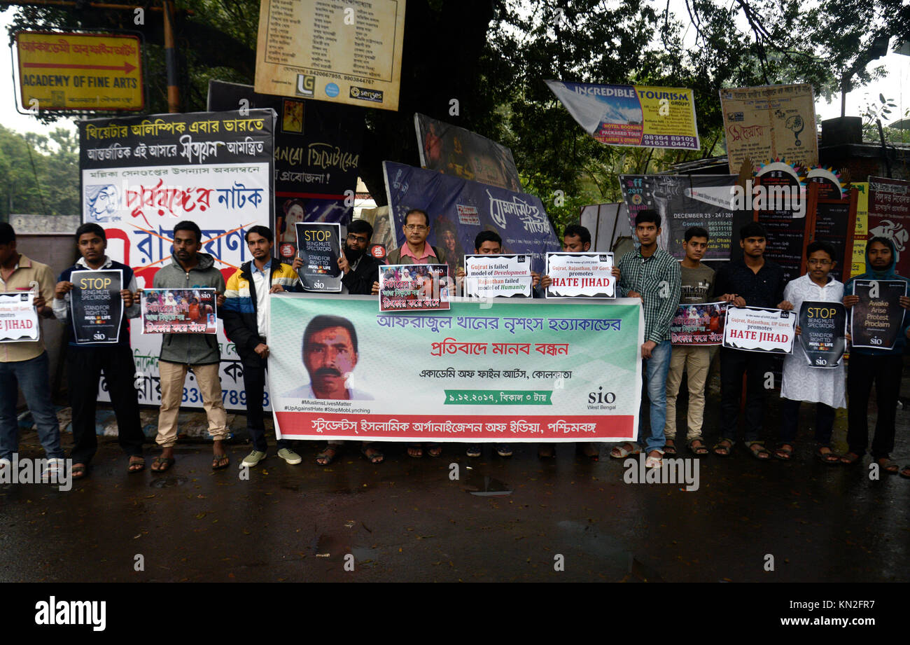 Kolkata, Indien. 09 Dez, 2017. Student islamische Organisation (SIO) Mitglieder nehmen an einer Protestkundgebung vor der Akademie der Bildenden Künste gegen das Töten von Afrajul Khan an Rajsamand in Rajasthan zu protestieren. Afrajul Khan wurde getötet und lebendig verbrannt und ein Video des Angriffs war in den sozialen Medien verbreitet. Credit: Saikat Paul/Pacific Press/Alamy leben Nachrichten Stockfoto