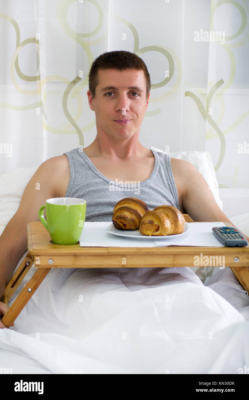 Foto von Mensch, Frühstück im Bett Stockfoto