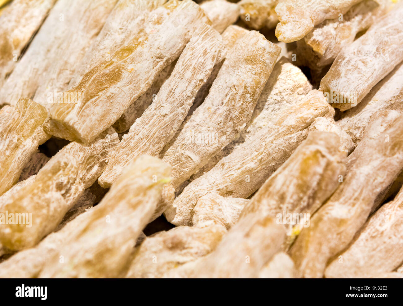 Östliche Spezialitäten in einem breiten Spektrum, Baklava, Turkish Delight mit Mandel-, Cashew und Pistazien auf Platten Stockfoto