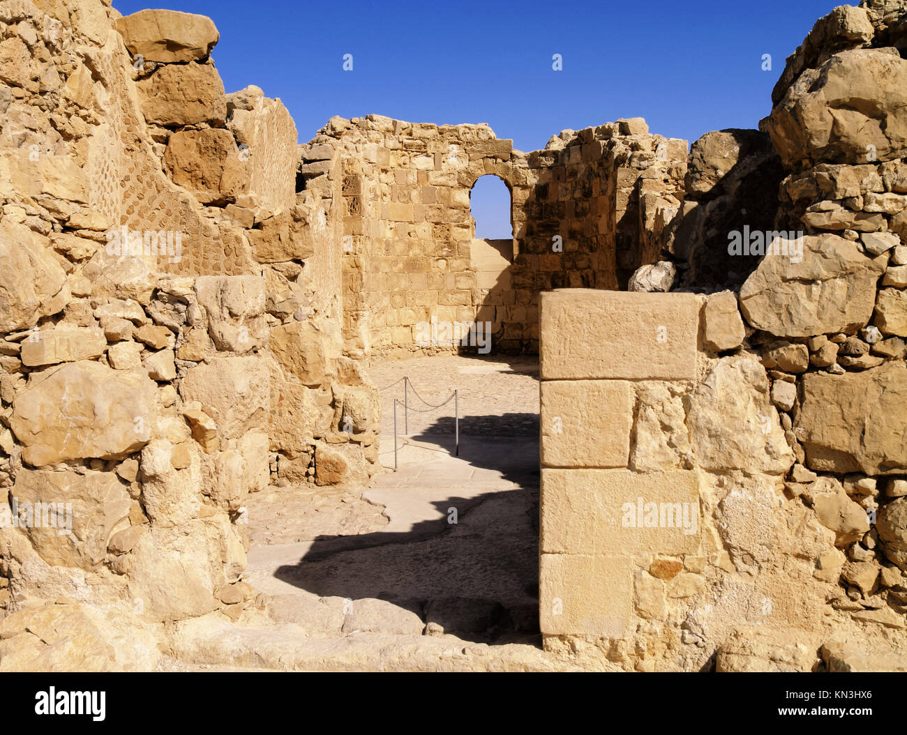 Masada - Ruinen der antiken jüdischen Festung auf Juda Wüste, mit Blick auf das Tote Meer und Israel. Stockfoto