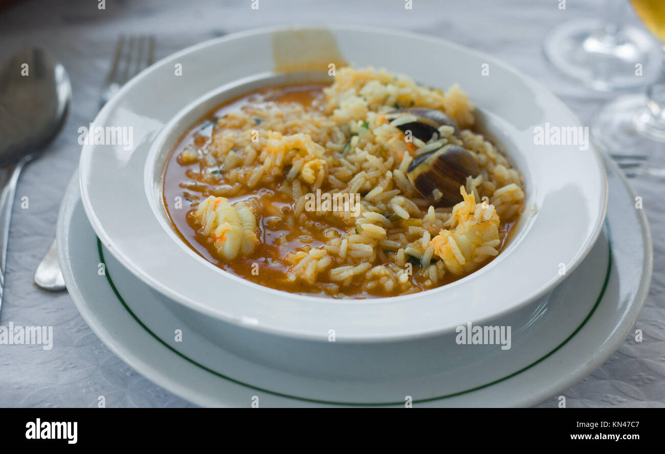 Reis mit Meeresfrüchten. Sehr 'Soupy. Die echten portugiesischen Stil. Stockfoto