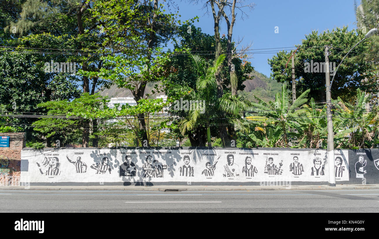 Wandbild außerhalb der Fußball-Club Botafogo in Rio de Janeiro, Brasilien, das die greats aus dem Club Stockfoto