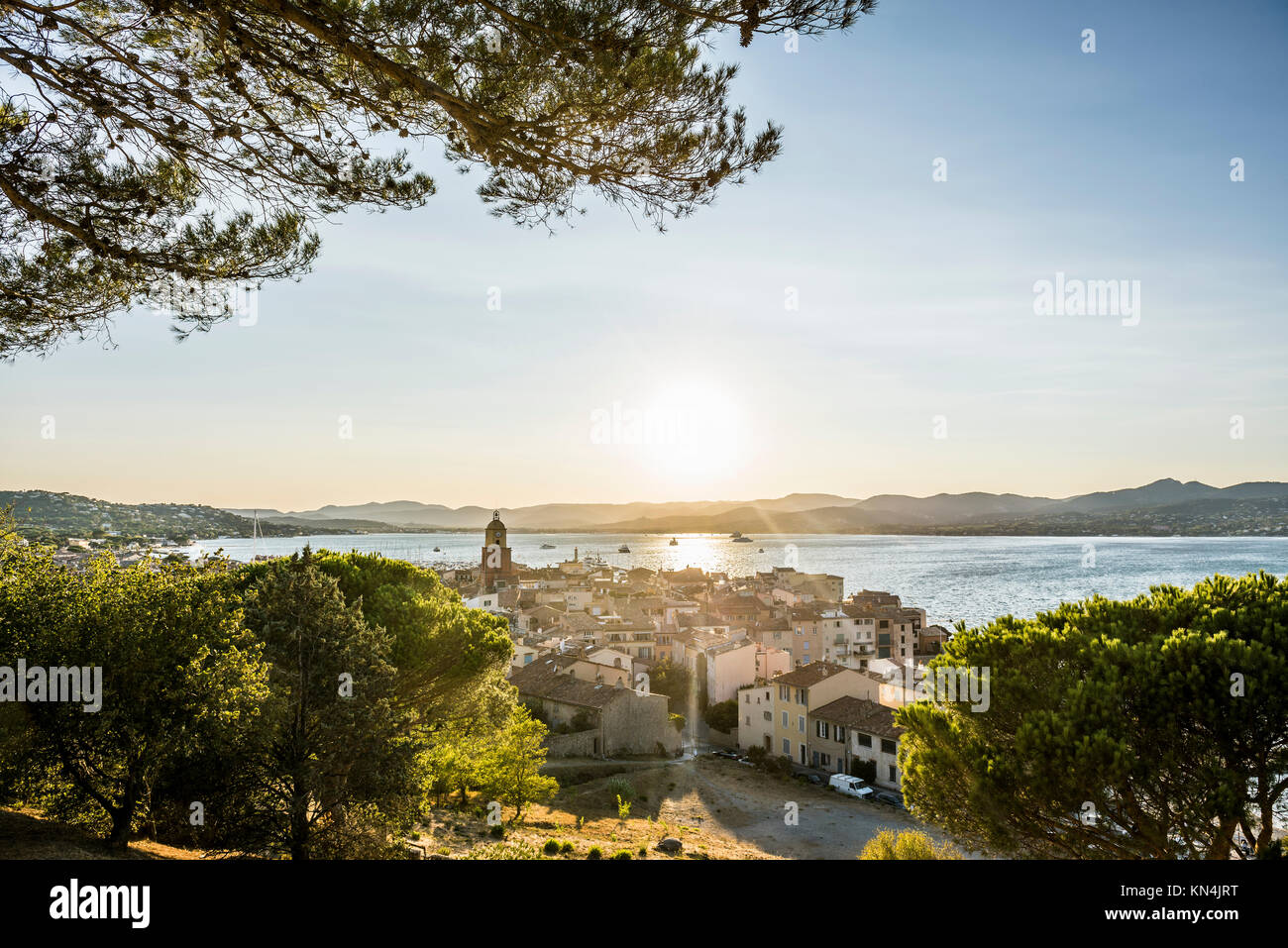 Golf von St. Tropez bei Sonnenuntergang, St. Tropez, Var, Cote d'Azur, Südfrankreich, Frankreich Stockfoto