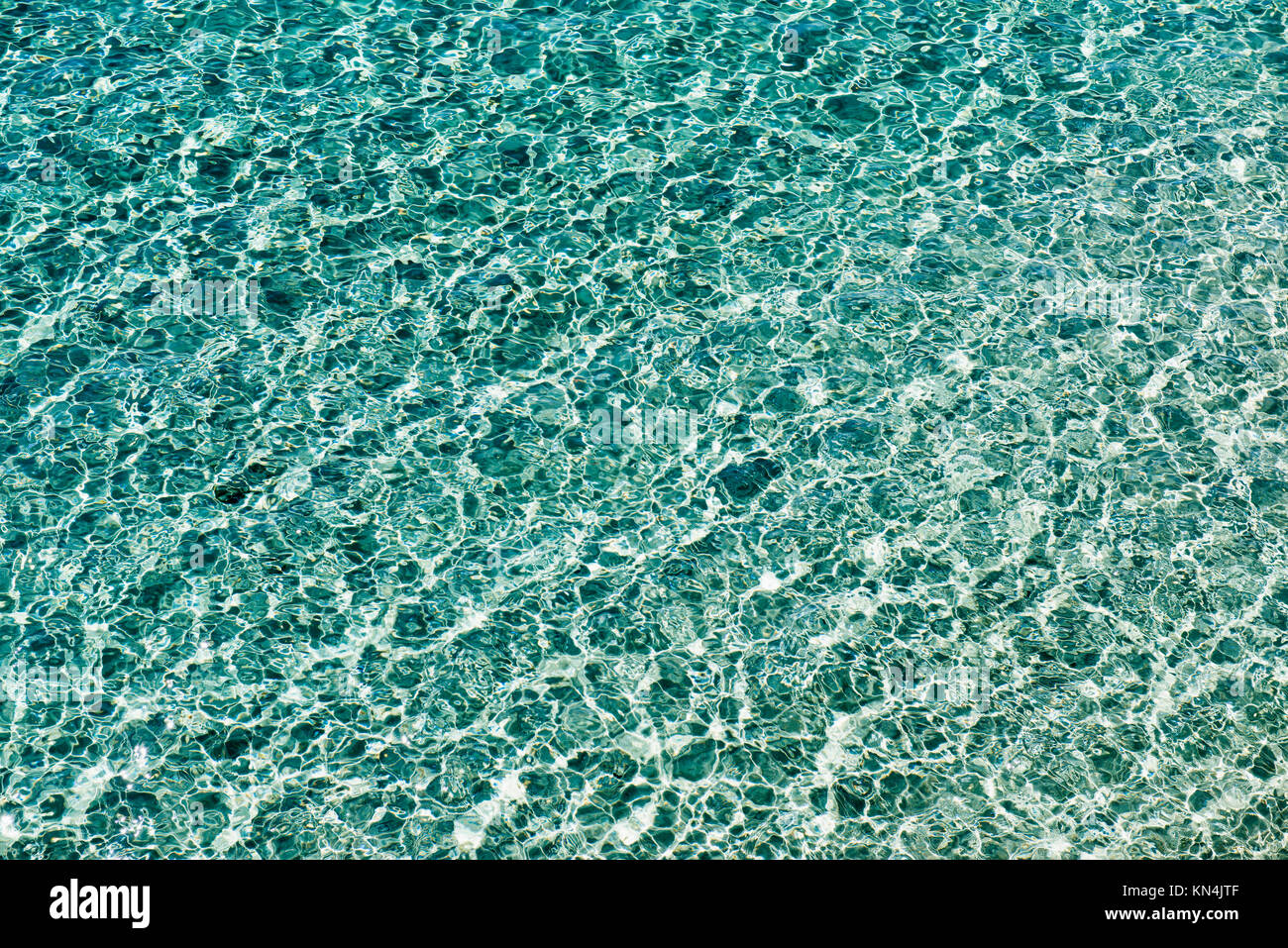 Wasser Oberfläche mit kleinen Wellen und klares Wasser, Mittelmeer, Cote d'Azur, Südfrankreich, Frankreich Stockfoto