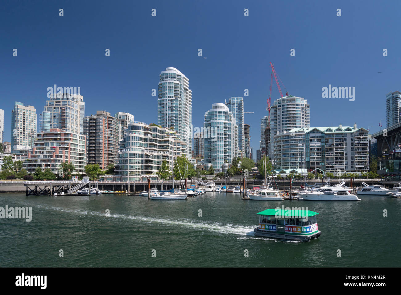 Skyline von Vancouver, False Creek, Vancouver, British Columbia, Kanada Stockfoto