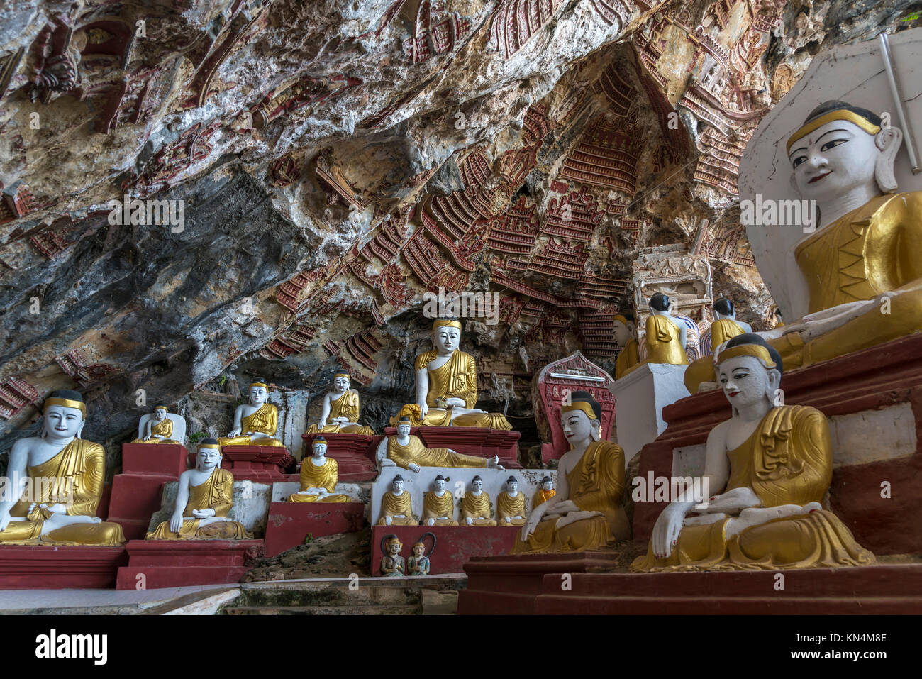 Buddha Statuen in der Kawgun Höhle, Hpa-an, Myanmar Stockfoto