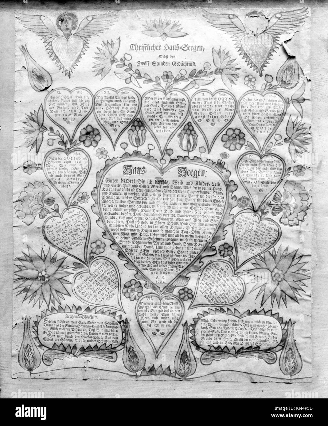 Die Dower Chest ist ein traditionelles Aufbewahrungsmöbel, das in den Heiratsbräuchen verwendet wird, um persönliche Gegenstände und Wertsachen als Teil einer Mitgift aufzubewahren. Stockfoto