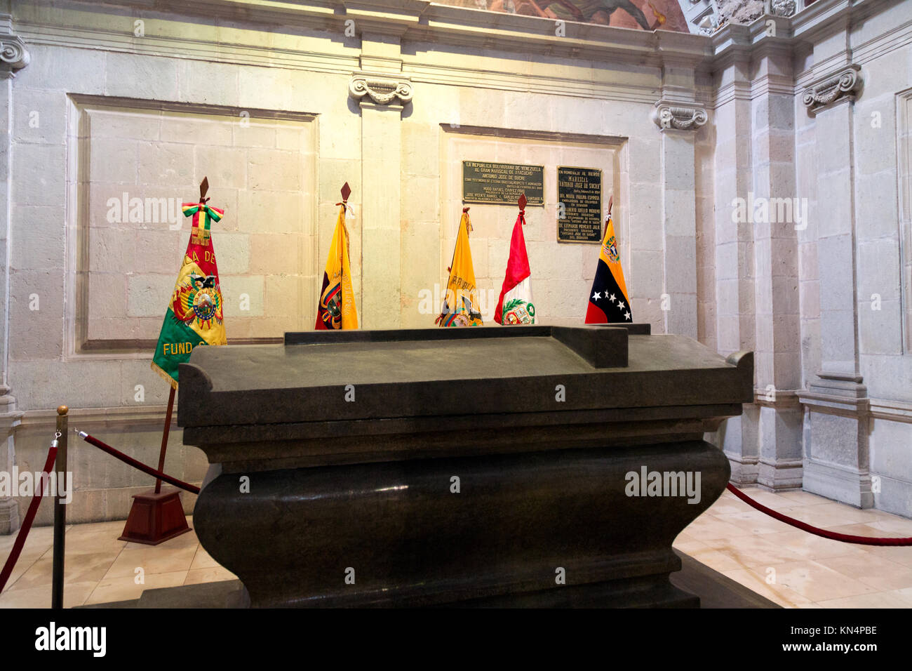 Das Grab von Antonio José de Sucre, ehemaliger Präsident von Venezuela und Peru; in der Kathedrale von Quito, Quito Ecuador Südamerika Stockfoto