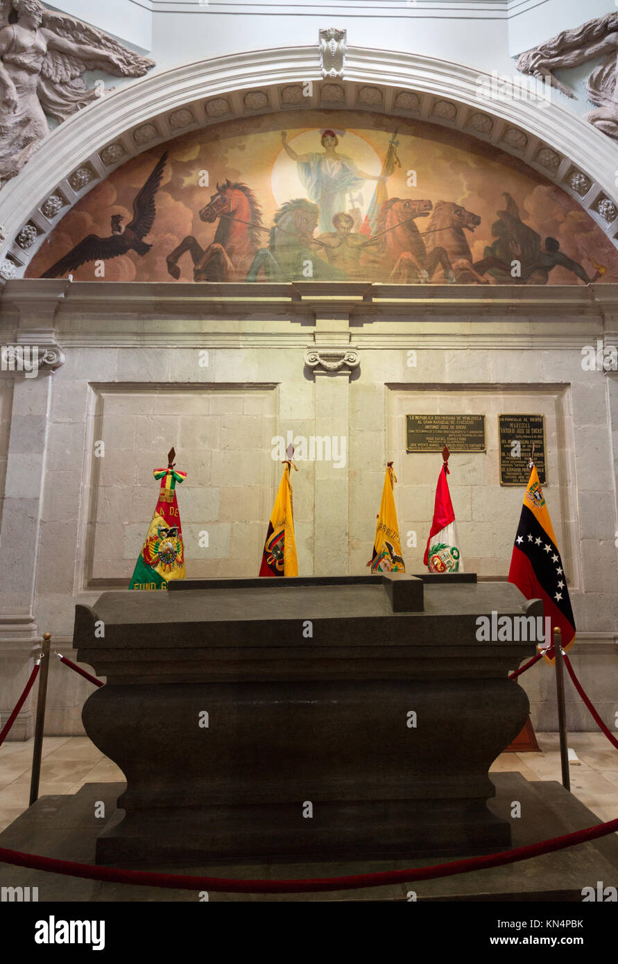Das Grab von Antonio José de Sucre, ehemaliger Präsident von Venezuela und Peru; in der Kathedrale von Quito, Quito Ecuador Südamerika Stockfoto