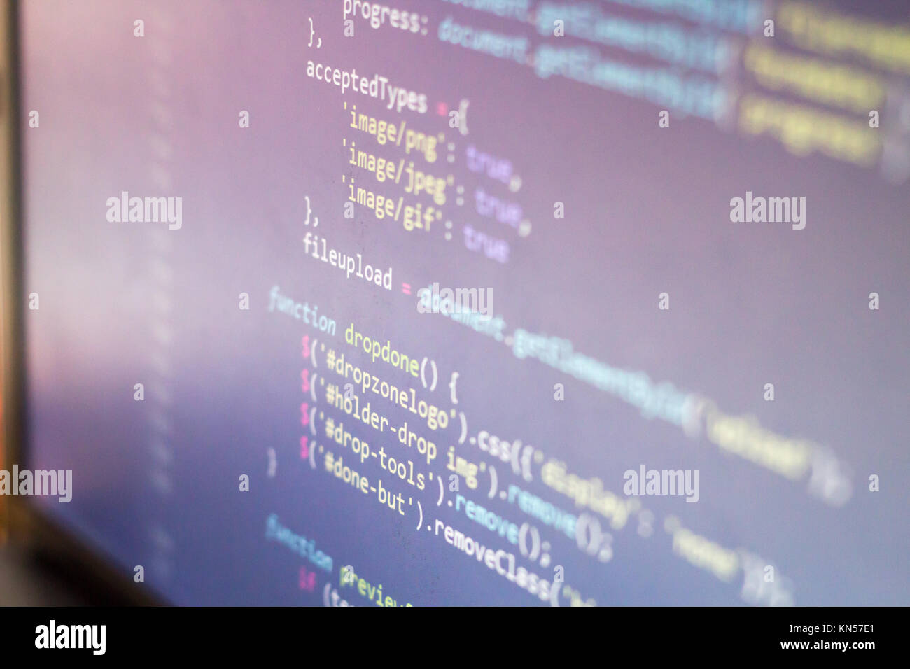 Javascript Code. Computer Quellcode. Abstrakte Bild der Web Developer. Die digitale Technologie moderne Hintergrund. Flache Tiefenschärfe Stockfoto