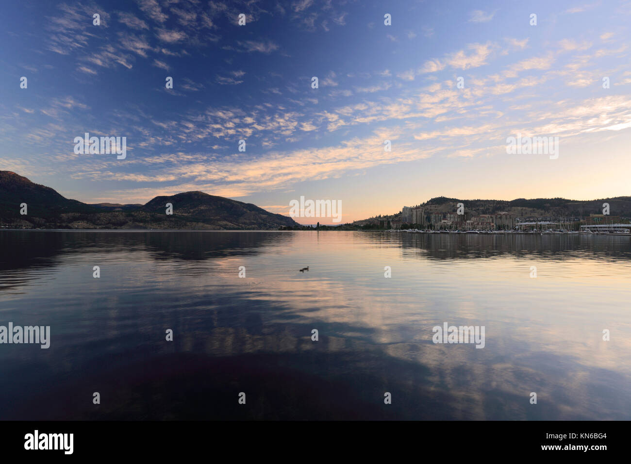 Sonnenaufgang über den Okanagan Lake, City Park, Kelowna Stadt, Okanagan Valley, British Columbia, Kanada Stockfoto