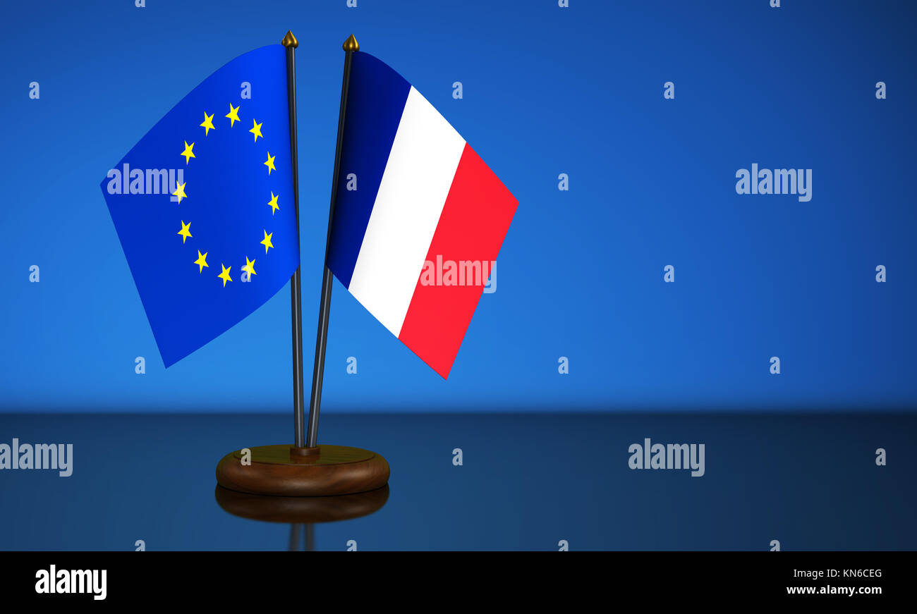 Frankreich und die Europäische Union Schreibtisch Flags auf blauem Hintergrund 3D-Abbildung. Stockfoto
