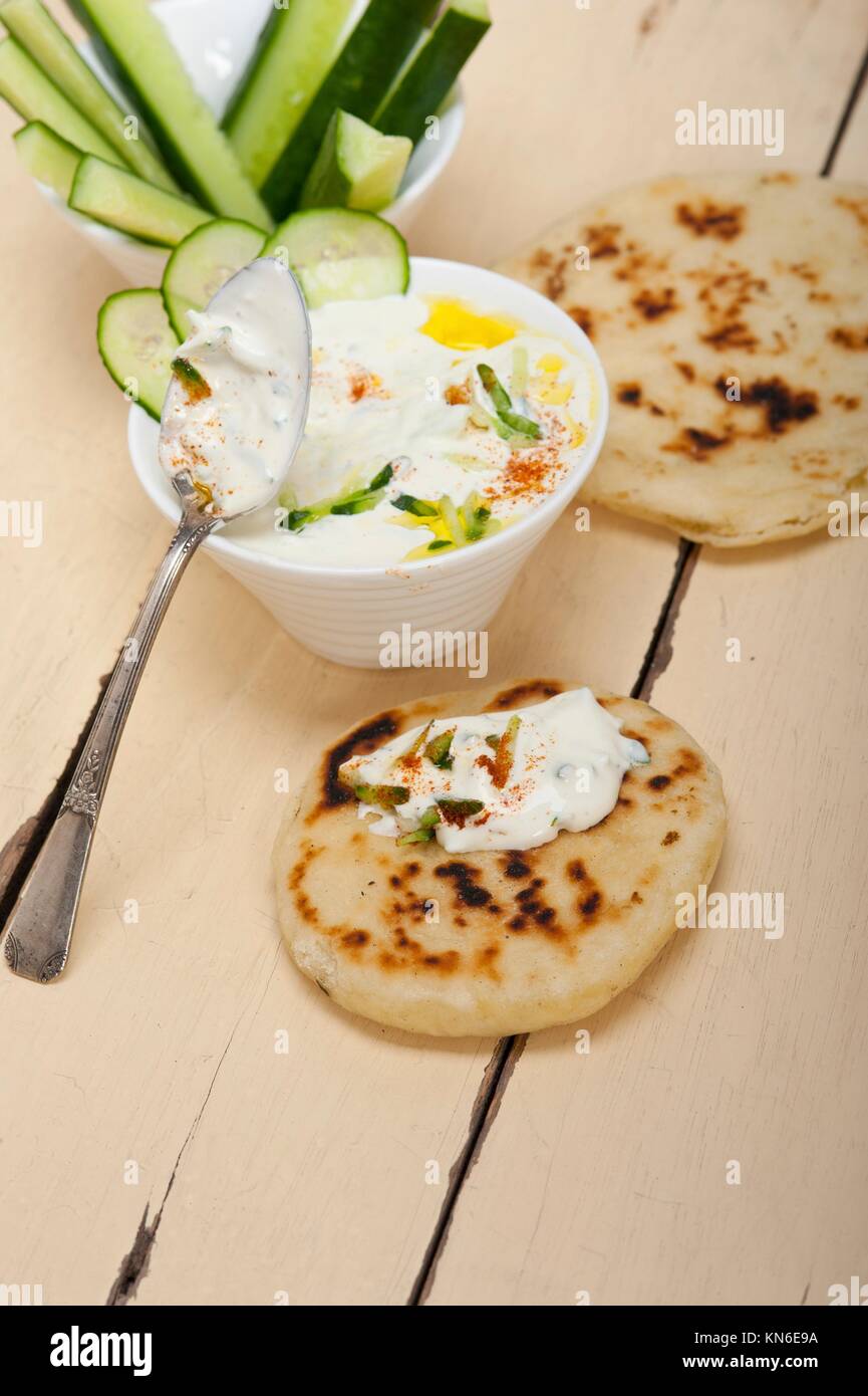 Arabischer Naher Osten salatit Laban wa yar Khyar khâ. bi-laban Ziege ...