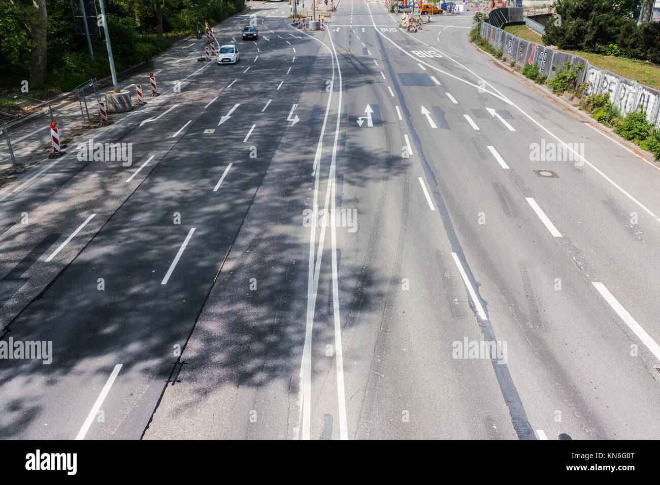 Uberfullte Antenne Strasse Linien Stadt Gestrichelte Kurven Von Der Brucke Stockfotografie Alamy