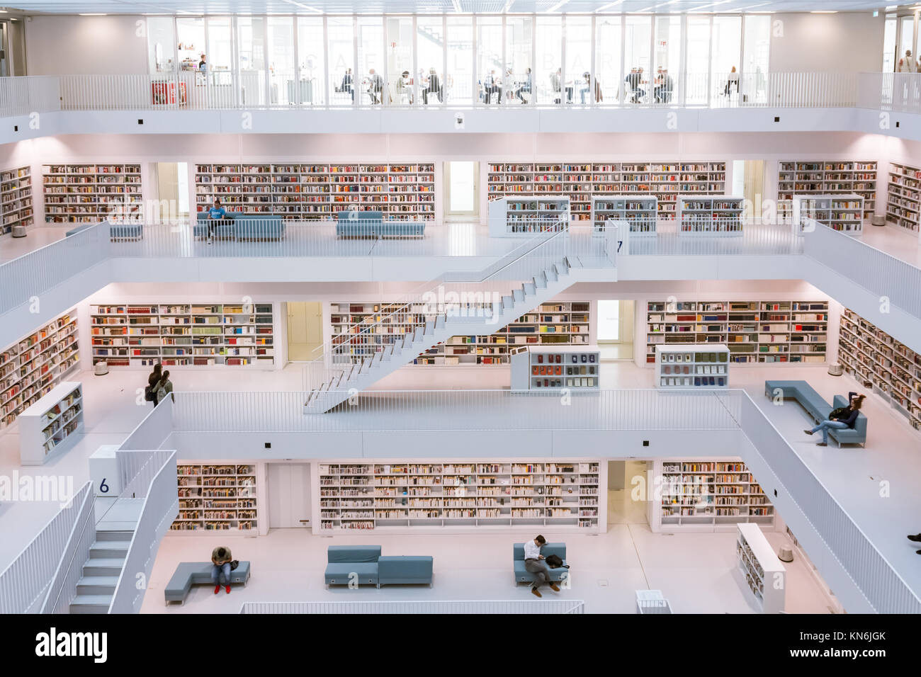 Stadtbücherei Stuttgart Innenraum moderne europäische Architektur berühmten 14. Oktober 2017 Stockfoto