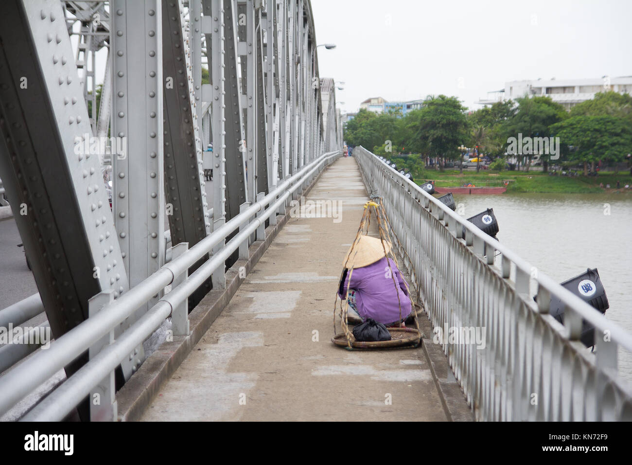 Juni 2017, Hue Vietnam - Brücke über den Parfüm Fluß in Hue Vietnam Stockfoto