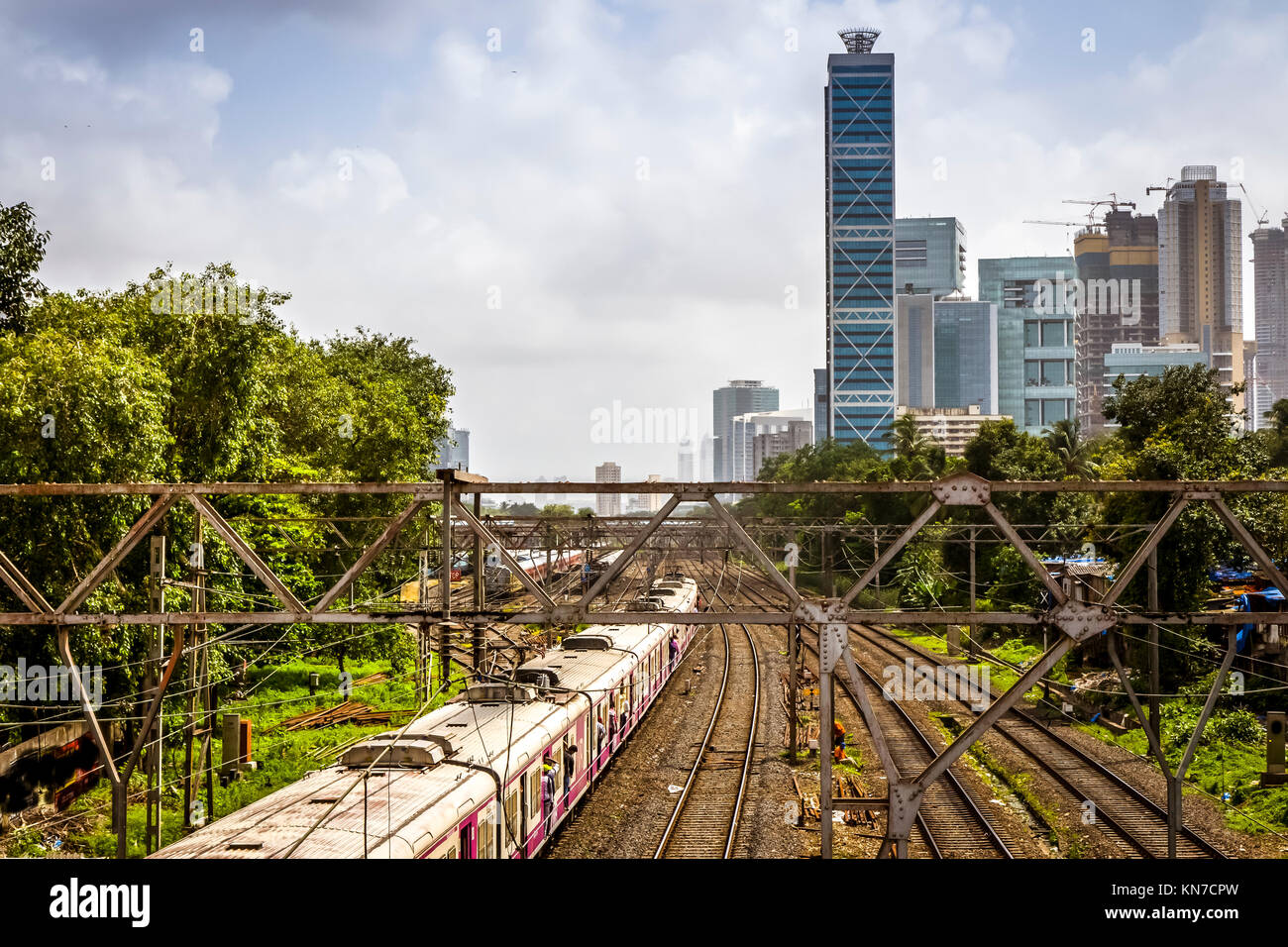 Schienen am Bahnhof Dadar, Mumbai Stockfoto