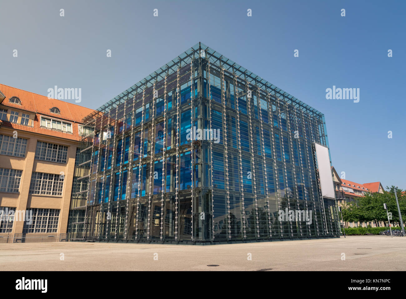 Karlsruhe ZKM Zentrum für Kunst und Medien Zentrum für Kunst und Medientechnologie Museum außen Cube Stockfoto