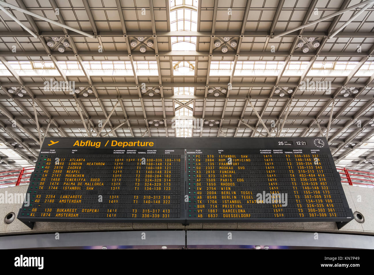 Wieviel Zeit Vor Abflug Am Flughafen www.alamy.de